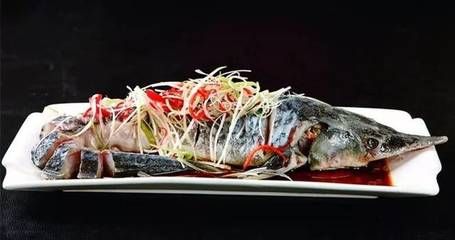 龍魚眼里有白色的東西，能吃嗎？：龍魚眼睛出現(xiàn)白色物質(zhì)，可能是龍魚患上了蒙眼病，這可能是患上了 龍魚眼里有白色的東西，能吃嗎？：龍魚眼睛出現(xiàn)白色物質(zhì)，可能是龍魚患上了蒙眼病，這可能是患上了 龍魚百科 第1張