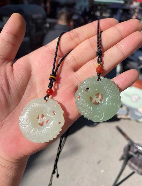 如何區分真假魚化龍吊墜？