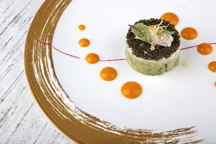 金龍魚魚子醬，金龍魚魚子醬是一種既美味又營養(yǎng)的海鮮料理值得一試