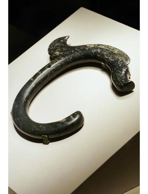 給我更多高清的紅山玉龍圖片