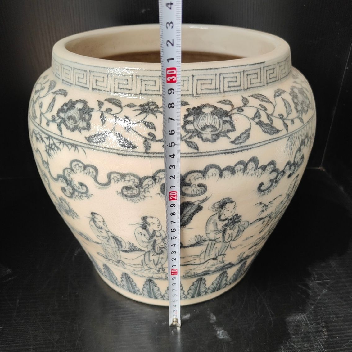 龍魚眼睛凸出來白色的東西是什么原因：龍魚眼睛凸出并伴有白色物質(zhì)可能是多種原因引起的