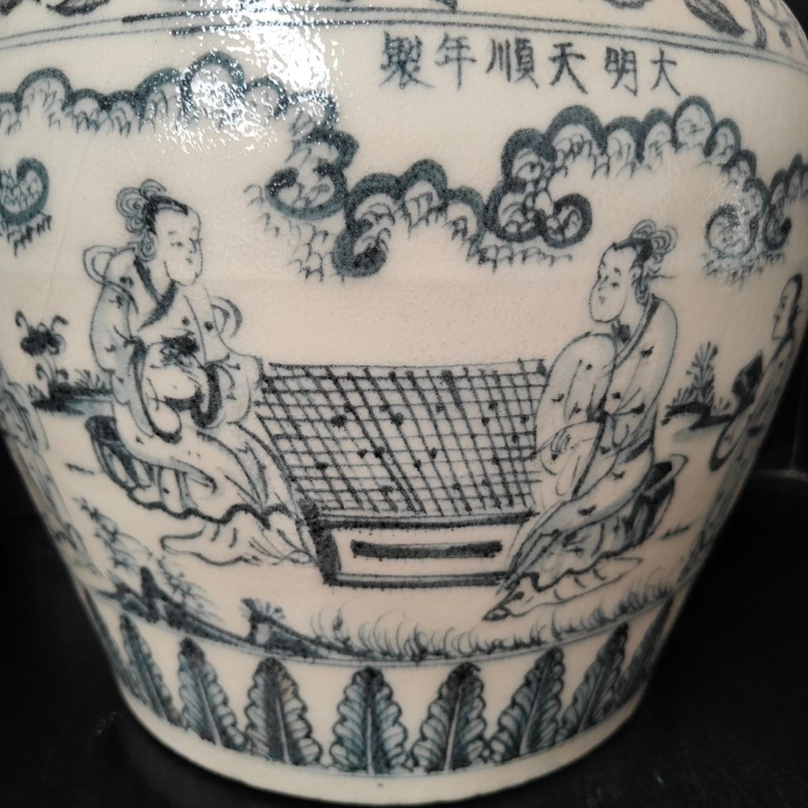 龍魚眼睛凸出來白色的東西是什么原因：龍魚眼睛凸出并伴有白色物質可能是多種原因引起的