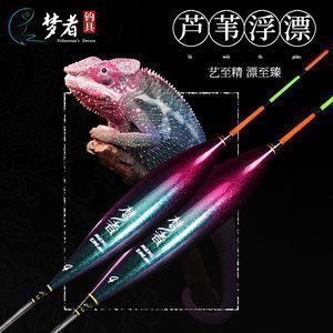 龍魚(yú)浮在水面角落不動(dòng)：龍魚(yú)在水面角落不動(dòng)可能是由多種因素引起的，飼養(yǎng)者應(yīng)采取相應(yīng)措施