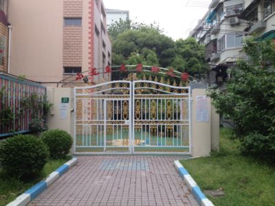 小龍魚(yú)的生活地點(diǎn)主要集中在這幾個(gè)方面：小龍魚(yú)的生活地點(diǎn)