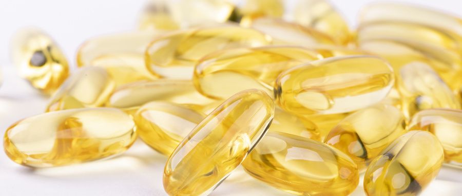 金龍魚在缸下面不動為什么？：金龍魚在缸底不動可能是由多種因素引起的金龍魚趴缸