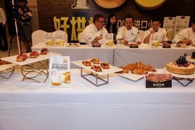 金龍魚的品牌內(nèi)涵是什么呢（金龍魚品牌以其高品質(zhì)、健康、家庭溫馨、創(chuàng)<strong><mark>新和</mark></strong>社會(huì)責(zé)任感等內(nèi)涵）