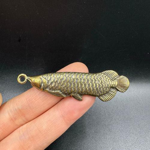 有哪些品牌或推薦的龍魚裝飾品？