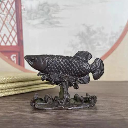 有哪些品牌或推薦的龍魚裝飾品？