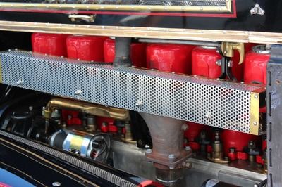 龍魚用發色燈還是烤色燈：——發色燈和烤色燈的區別