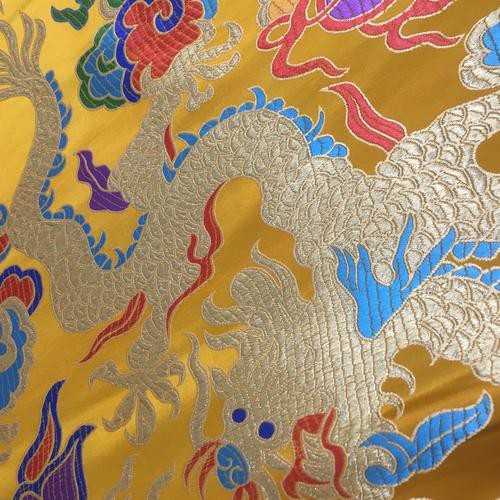 如何辨別紅龍旗傳統服飾的真偽？