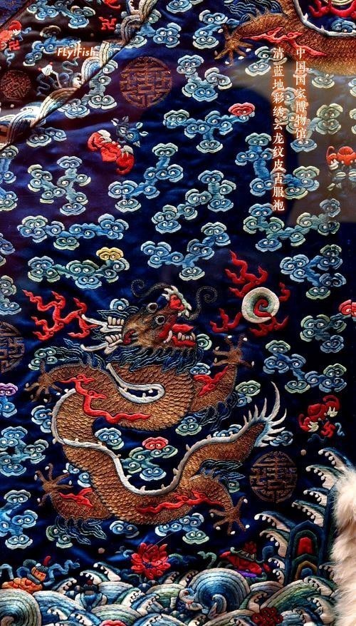 如何辨別紅龍旗傳統服飾的真偽？