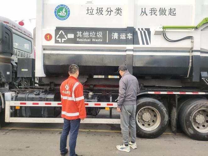 特大魚缸制作過程視頻 大型魚缸制作視頻 特大魚缸制作過程視頻 大型魚缸制作視頻 馬印水族 第2張
