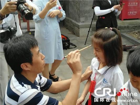 伊罕過濾桶怎么打開(伊罕過濾桶怎么放濾材)